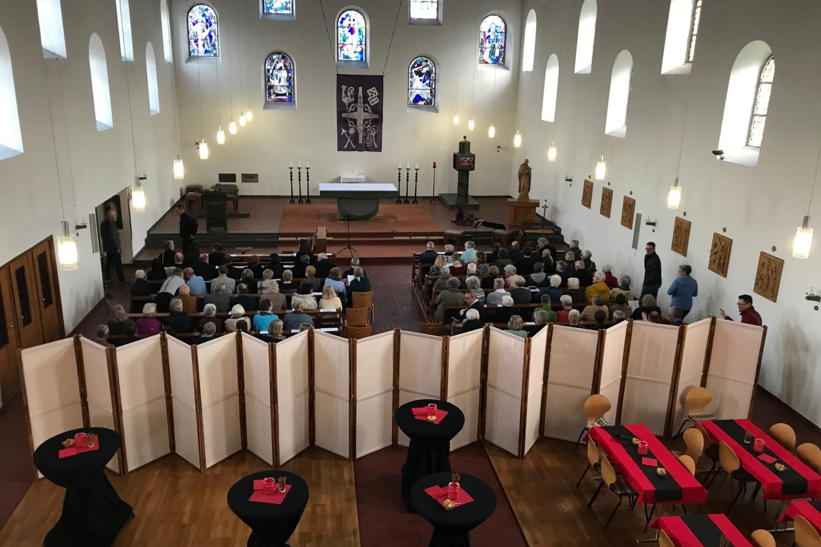 Bild: Konzertraum bei einem früheren Konzert